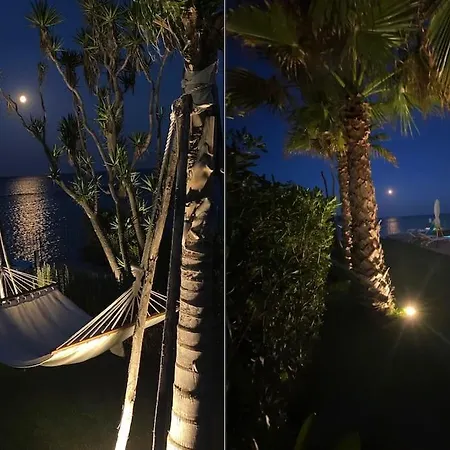 Villa Seafront Splendor